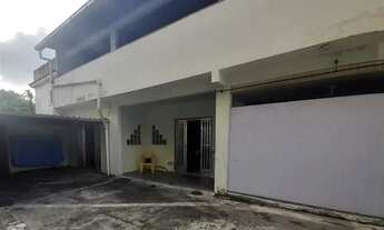 Imagem 3: Casa com terraço, garagens, junto a praça Guilherme da Silveira