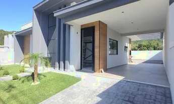 Imagem: Linda casa a venda com 3 dormitórios sendo