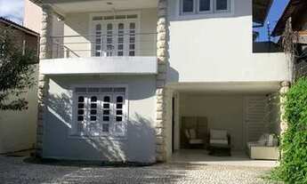 Imagem: Casa à venda com 4 quartos, sendo 3 suítes