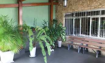 Imagem 2: Sobrado para venda possui 251 metros quadrados com 3 quartos