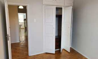 Imagem 4: Apartamento para aluguel possui 80 metros quadrados com 2 quartos, quarto de empregada, bo