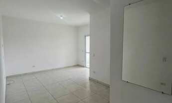 Imagem 2: Apartamento com Varanda Ampla e Ótima Localização