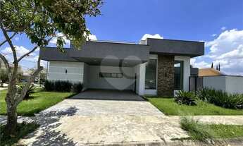 Imagem: Casa à venda com 3 quartos, sendo 2 suítes