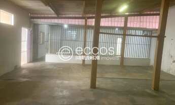 Imagem: Casa comercial para aluguel, Custódio Pereira