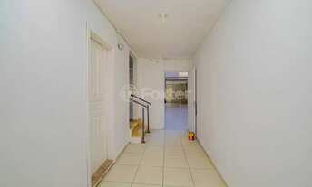 Imagem 5: Imóvel para venda tem 381 metros quadrados com 8 quartos em Santana - Porto Alegre - RS