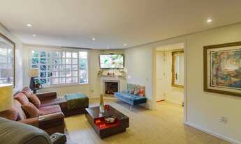 Imagem 3: Casa com 253 m² privativos com 4 dormitórios em excelente localização na rua Doutor Barbos