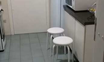 Imagem 5: Quarto alugo mobiliado bairro água verde valor 1500. (P/ mulher)