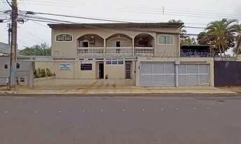 Imagem 2: Sobrado comercial e residencial com estrutura montada para escritórios, clínicas médicas e