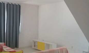 Imagem 6: Casa em Itaipuaçu em rua fechada com portão eletrônico e entrada individual com garagem