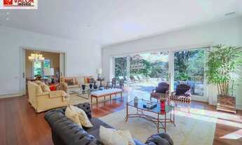 Imagem 4: CASA DE CINEMA - JARDIM GUEDALA Casa localizada em rua tranquila do bairro, projetada pela