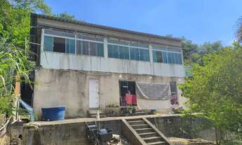 Imagem: Terreno de 671m² com 2 Casas Estrutura