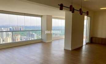 Imagem 2: Apartamento no Alto da Lapa, com 190m², iluminado, arejado, vista livre para o Parque Vill