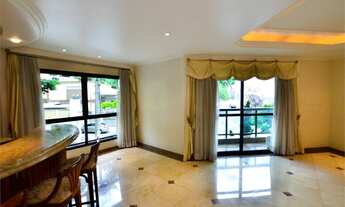 Imagem: 4 quartos, 2 suites, 4 vagas, 5 banheiros