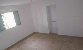 Imagem 3: Casa com mais 3 casas nos mesmo terreno