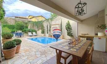 Imagem 2: CASA DA PRAÇA Casa com 4 dormitórios