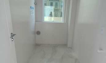 Imagem 5: Vista para o mar, a poucos metros da praia em Meia Praia - Itapema - SC