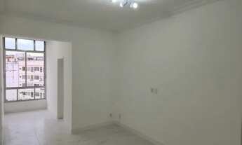 Imagem 2: Lindo Apto reformadíssimo,75 m2,vaga,2 qts(1 suíte),vista livre,sol manhã