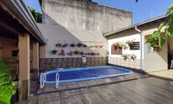 Imagem: Casa com piscina e 5 dormitorios