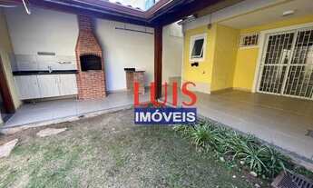 Imagem 2: Excelente casa com 4 dormitórios para alugar, 180 m² por R$ 3.500/mês + Taxas - Itaipu - N