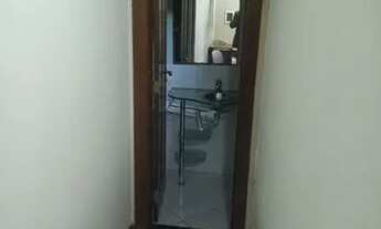 Imagem 5: Alugo Kitnet com água e garagem inclusos e ar condicionado no Centro