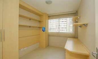 Imagem 2: Apartamento com 2 dormitórios para alugar, 67 m² por R$ 2.976,32/mês - Centro - Curitiba/P