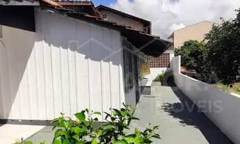 Imagem 4: Casa de madeira no centro