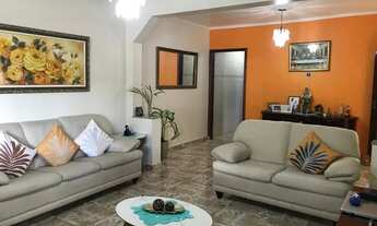 Imagem 3: Sobrado para venda possui 251 metros quadrados com 3 quartos