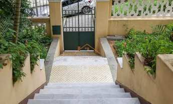 Imagem 7: Casa 02 pavimentos de aproximadamente 600m² de área total. Localizado no bairro Lourdes ex