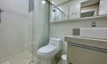 Imagem 6: LINDO DECORADO, DE FRENTE, HÁ UMA QUADRA DO MAR!