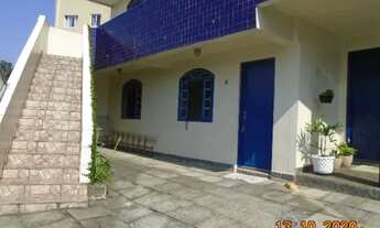 Imagem: Casa com 2 quartos e vaga para carro