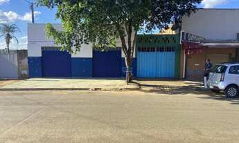 Imagem 2: Sala de comércio,com duas casas