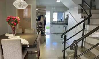 Imagem 3: Sobrado mobiliado com 3 dormitórios sendo 1 suíte e 2 vagas de garagem em Balneário Piçarr