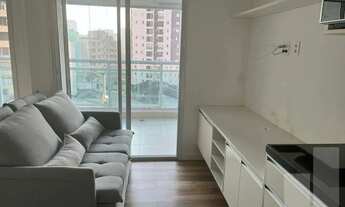 Imagem: Studio moderno com mobília, varanda e 1