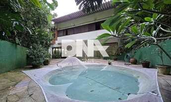 Imagem: Casa de rua Triplex / Residencial / Cosme