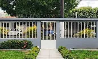 Imagem 2: Casa térrea em Conjunto Residencial no Adrianópolis com portaria 24h