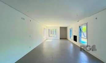 Imagem 2: Casa em Porto Alegre, no bairro Jardim Isabel, com 3 dormitório(s), e 3 banheiro