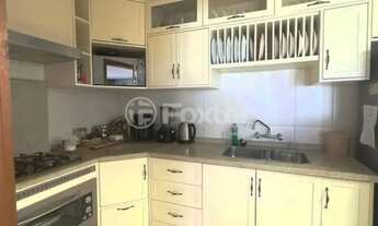 Imagem 3: Sobrado para venda possui 118 metros quadrados com 3 quartos em Medianeira - Porto Alegre