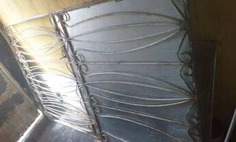 Imagem 2: VENDO GRADES Casa com venda por R$550