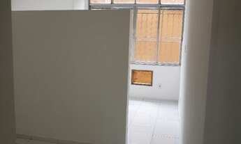 Imagem 5: Alugo Conjugado 30m2 Rua do Riachuelo Transporte e Comercio Farto Todo Reformado