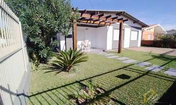 Imagem 2: Casa e Sobrado de 4 dormitórios à Venda - Xangri-lá