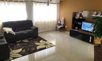 Imagem: Casa para venda tem 235 metros quadrados