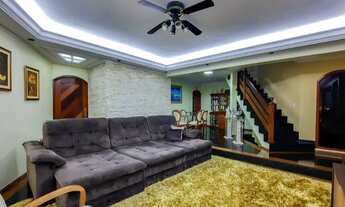 Imagem 3: Casa à venda com 260m², 3 dormitórios e 4 vagas