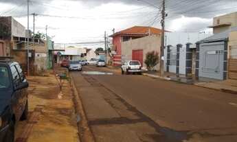 Imagem 1: Alugo. Salão comercial. Próximo da AV. Raquel de Queiroz