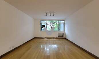 Imagem 2: Atua nobre de Ipanema reformado de frente