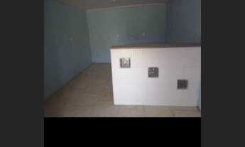 Imagem 4: A casa super boa. Banheiro cozinha e sala bem grande . Aceito uma moto ou casa..