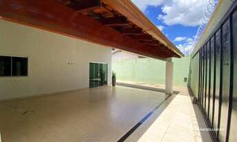 Imagem 2: Casa com 3 dormitórios para alugar por R$ 1.200,00/mês - Lagoa Azul I - Ituiutaba/MG