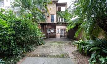 Imagem 6: Casa com 300m², 3 dormitórios, sendo 1 suite, 2 vagas - Bairro Espíirito Santo