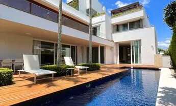 Imagem: Mansão à venda em Jurerê Internacional