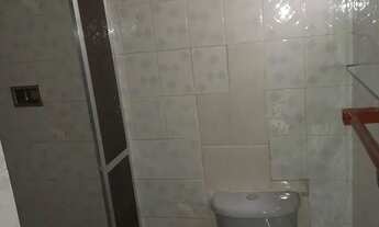 Imagem 7: ALUGO QUITINETE Casa com 1 banheiro