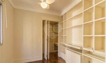 Imagem 5: No coração do Jardins um apartamento clássico com muita luz natural!